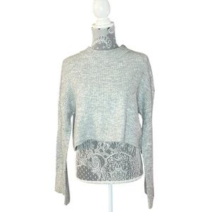 H&M Divided Gray Cropped Knit Sweater | Size Small